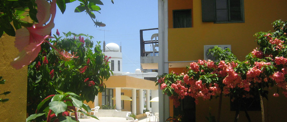 HOTEL COSTA BRAVA UN OASIS BAJO EL SOL EN ATACAMES